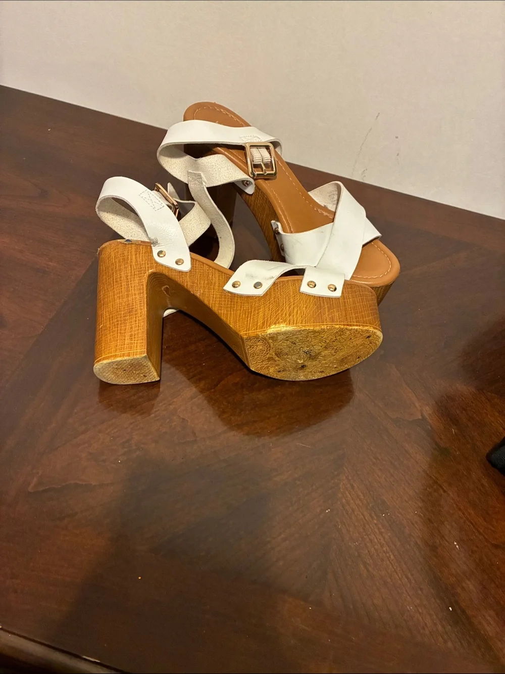 White Leather Cross-Strap Platform Heels with Wood-Effect Sole